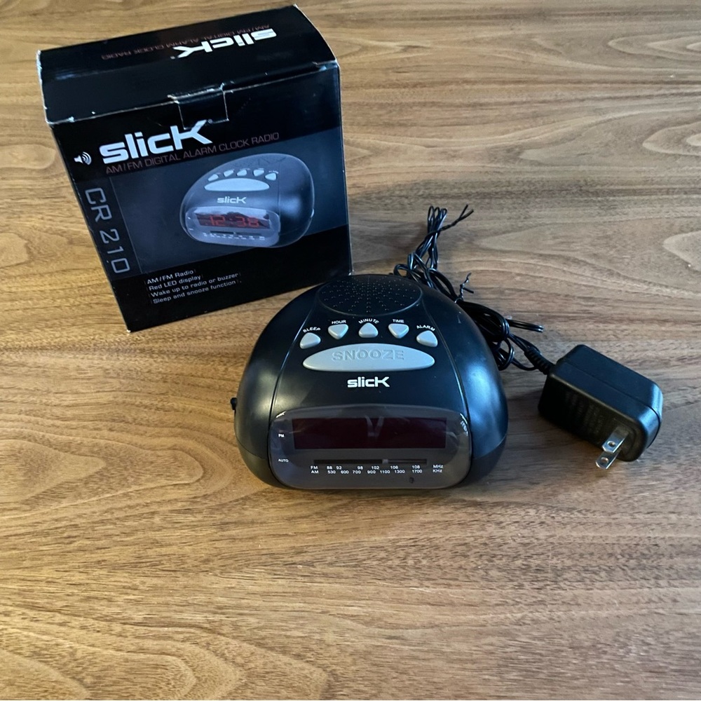 EUC, slick alarm clock in original box